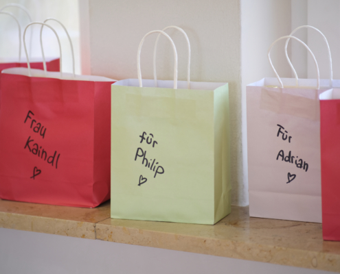 Kleine Geschenktütchen als Dankeschön an die Dozentinnen und Dozenten